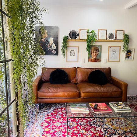 Art-Inspired Bedroom Close To Cbd Mossel Bay Dış mekan fotoğraf