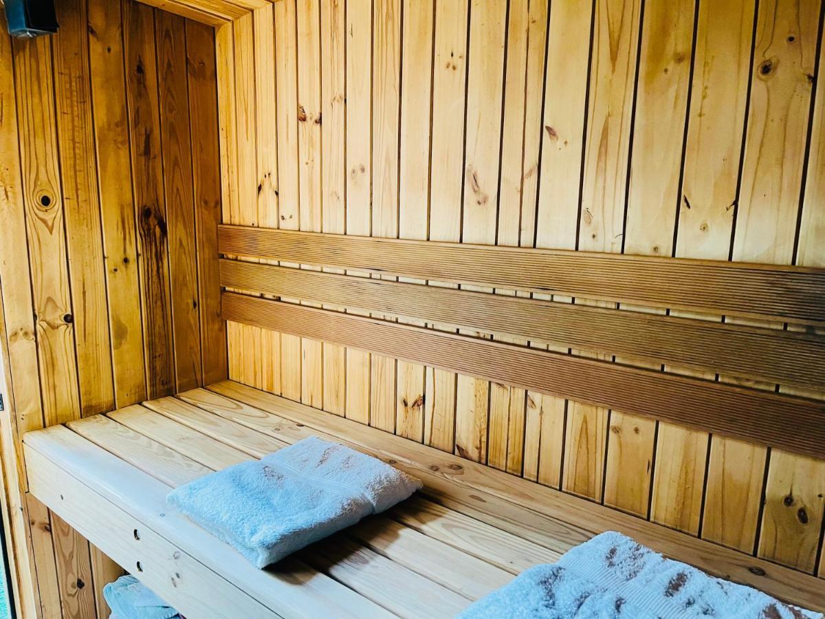 Art-Inspired Bedroom Close To Cbd Mossel Bay Dış mekan fotoğraf