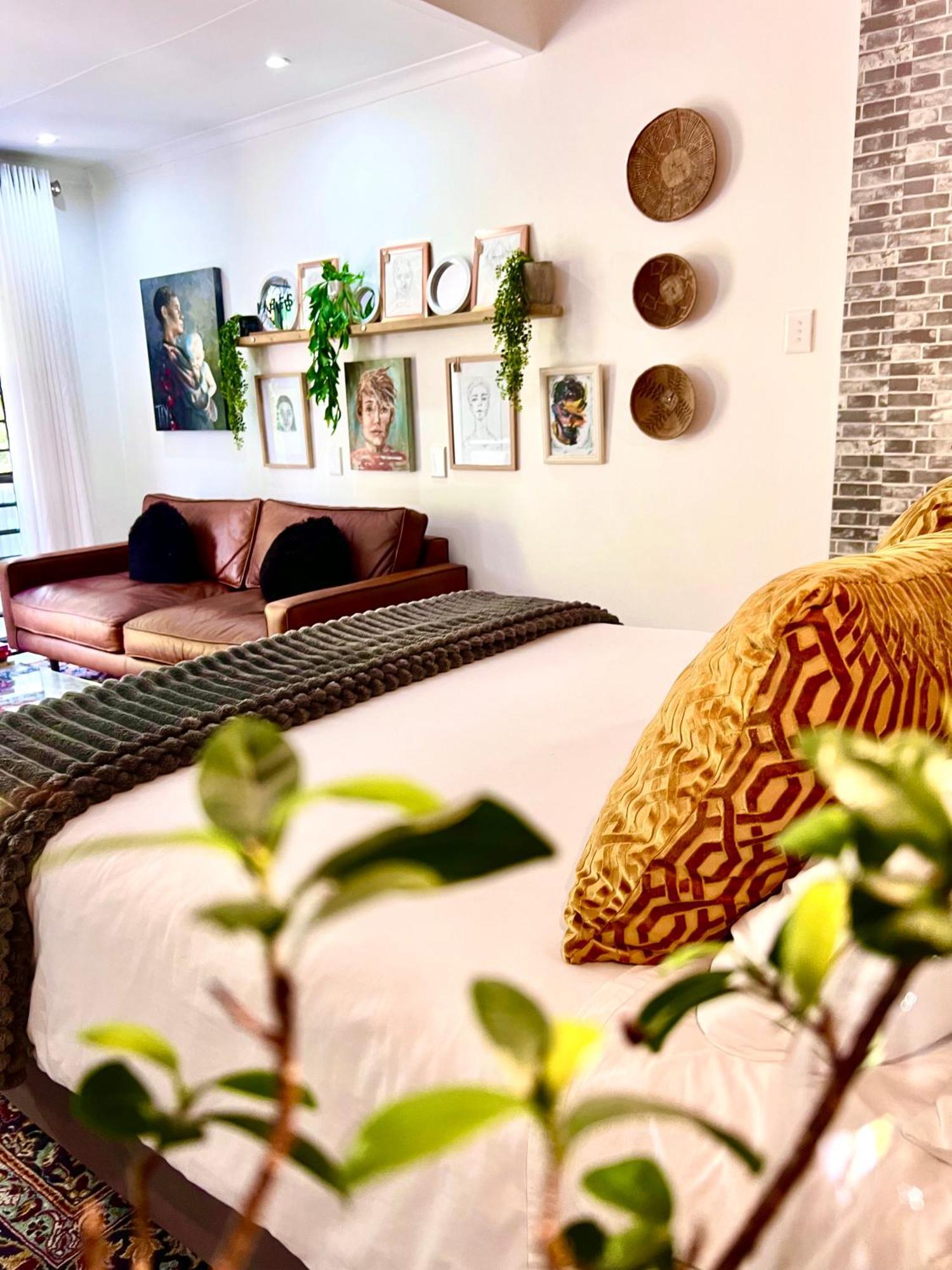 Art-Inspired Bedroom Close To Cbd Mossel Bay Dış mekan fotoğraf